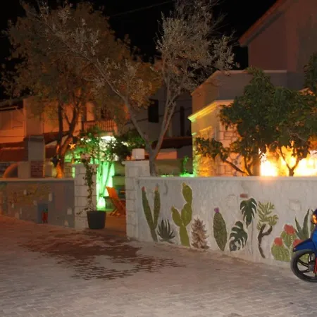 kolaj otel Otel