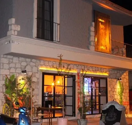 kolaj otel Otel Çeşme