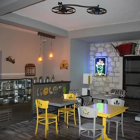 kolaj otel